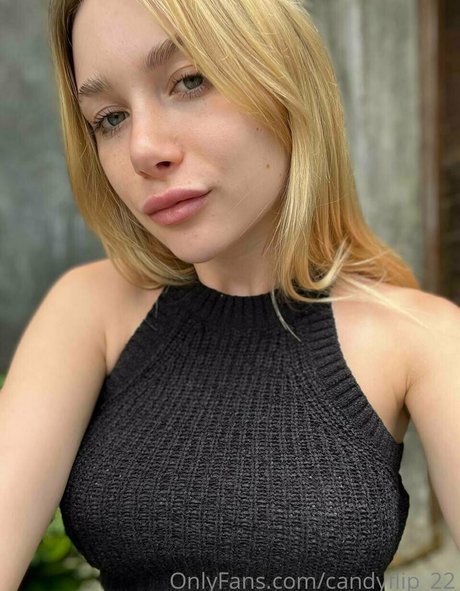 chloe ira model top img