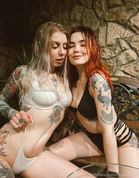 helga1 free model photo