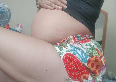 dana the lady vore art star img