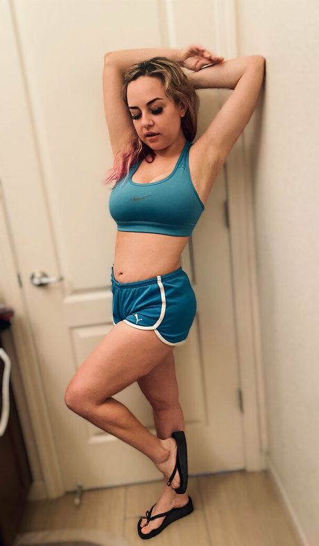 badbellaxofree star nude pics