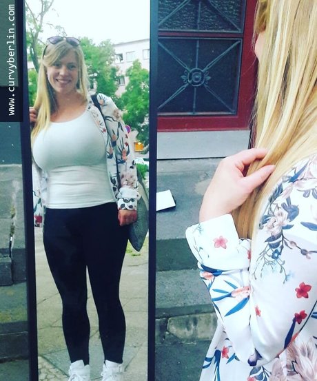 Laura Katz xxx model images