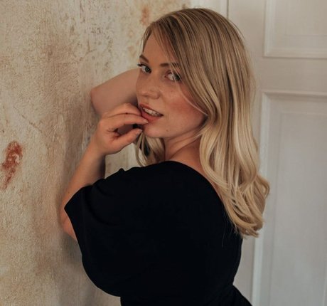 Laura Katz top model images