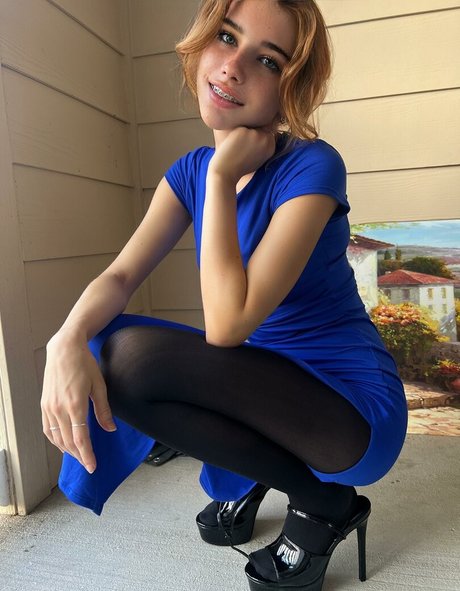 rylieeee art model pics