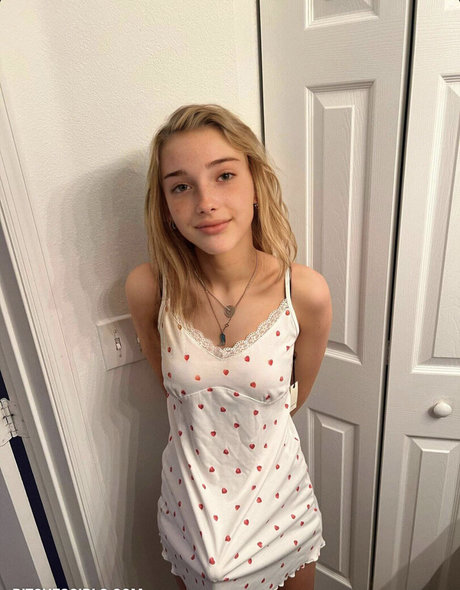 rylieeee erotic star images