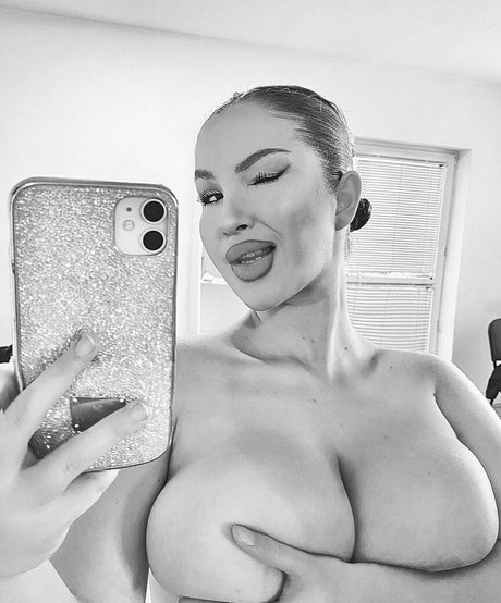 Nika Arven top star photo