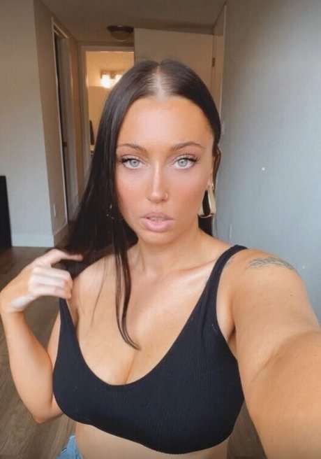 daniellelancaster sex model gallery