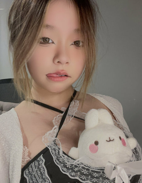 jenniiemx adult model image