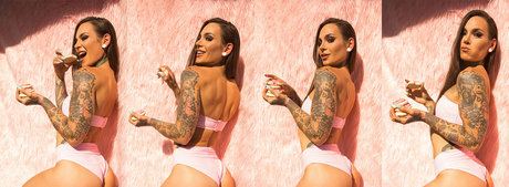 Mad Maaxx pretty model pic