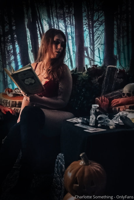 Charlotte Something model naked images