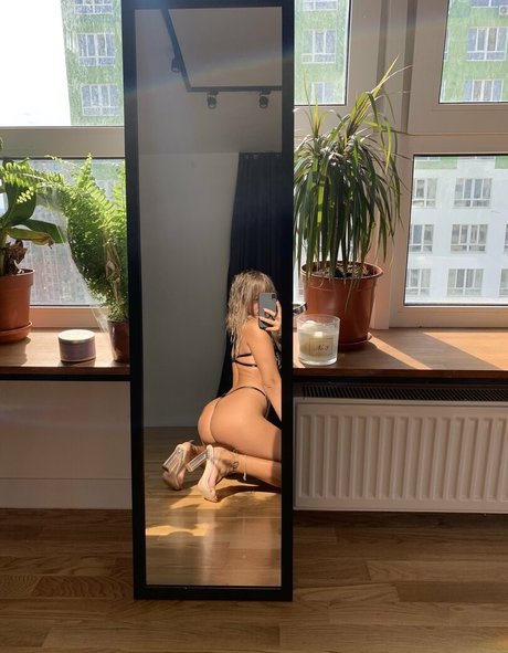 Baby Yona pornstar hd photos