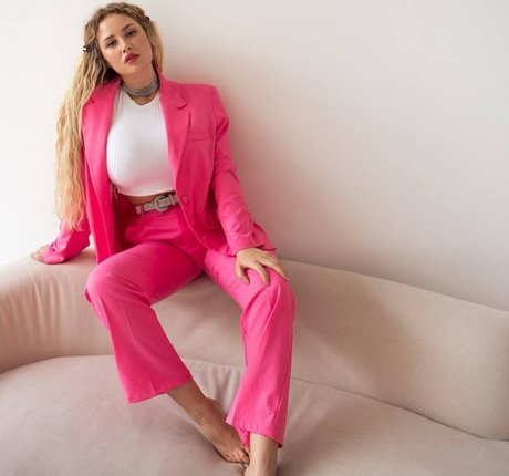 Merelin model pretty pics