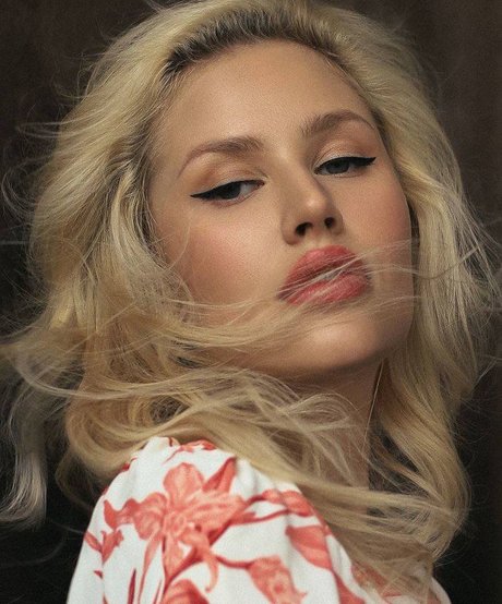 Merelin model free image