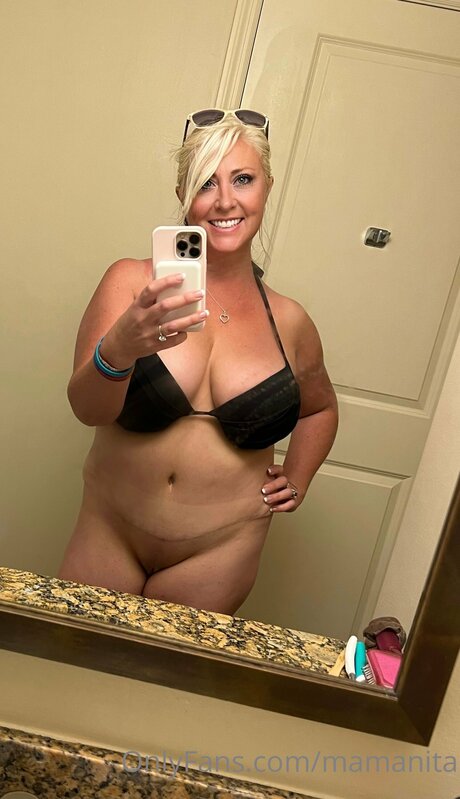 Mamanita pornstar sexy pics