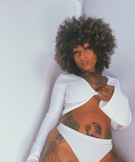 helloomcfly art pornstar photo