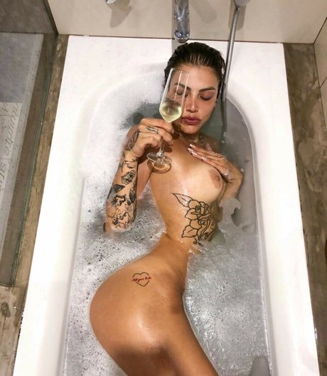 Agemg star nude photo