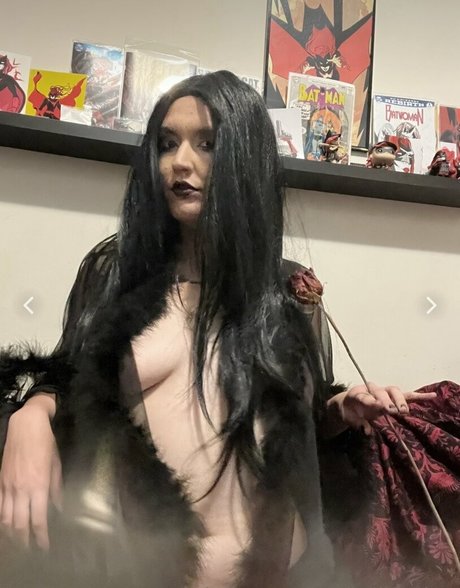 Skullpocket erotic actress archive