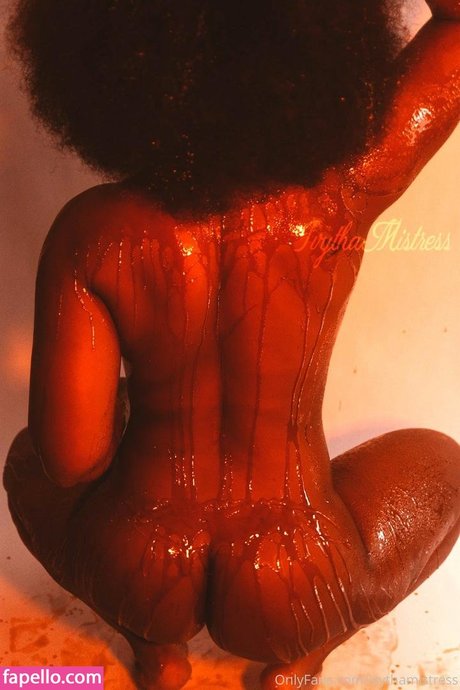 IvyThaMistress model top img