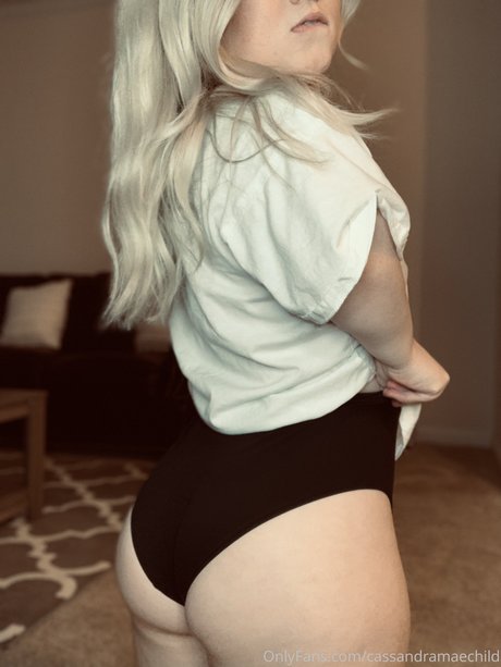 _Cassandra Mae Davis nudes model photo