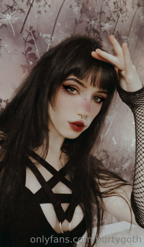 Purtygoth porn model img