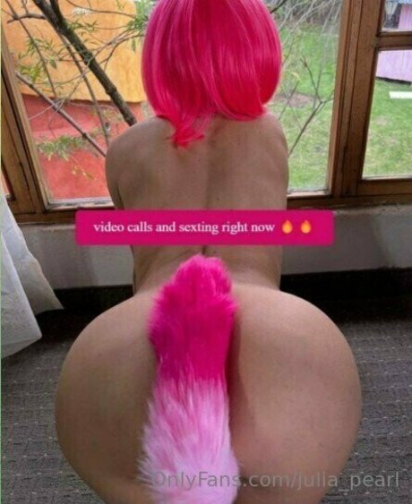 julia pearl nudes actress pics