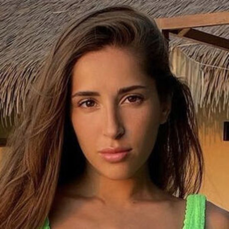 Xvatitttt model adult photos