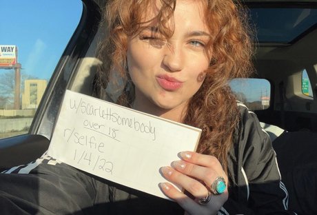 Scarlett Somebody erotic star pic