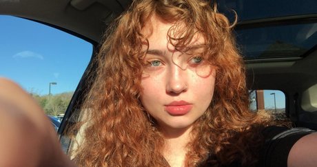 Scarlett Somebody model xxx galleries