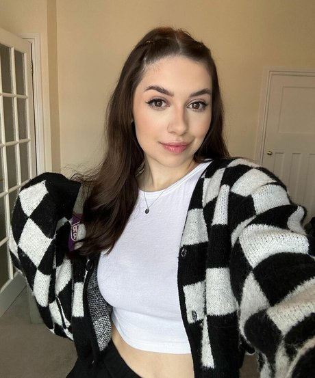 Harrie Silver pretty pornstar pics