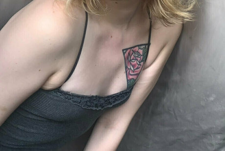 sirensgarden hot actress picture