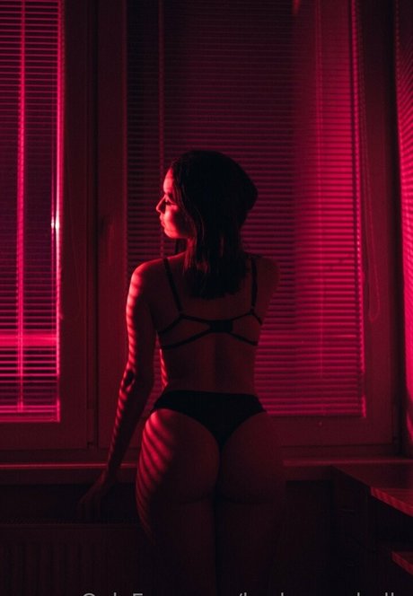 barbaracabello naked model photo