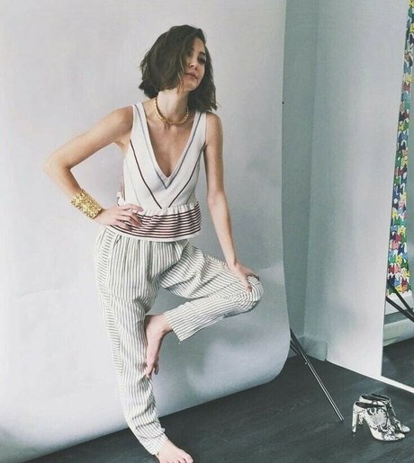 Kimiko Glenn star best photo