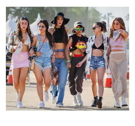 Kimiko Glenn nude actress photos