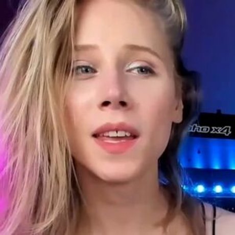 Realjuliajane pornographic model archive