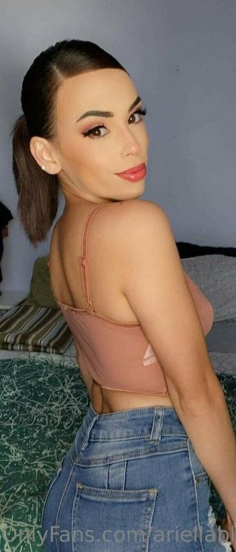 ariellabloom naked model gallery