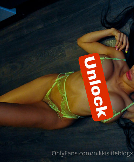 nikkislifeblogx star sexy pic