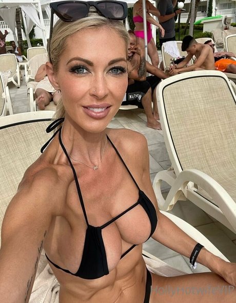 hollyhotwifevip naked star photos