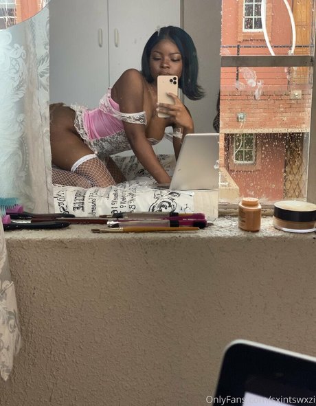 Sxintswxzi naked pornstar gallery