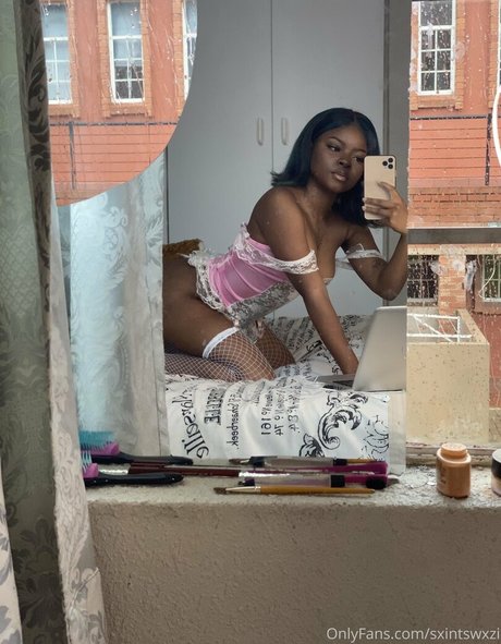 Sxintswxzi star adult pic