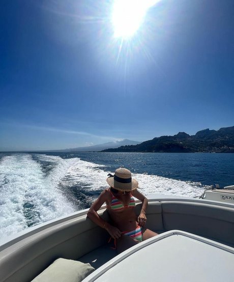 Sthefany Brito star free pic