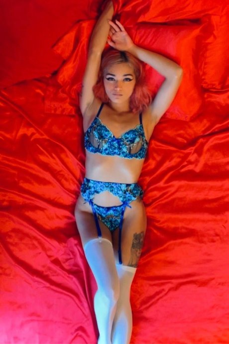 Jadelive star exclusive pic