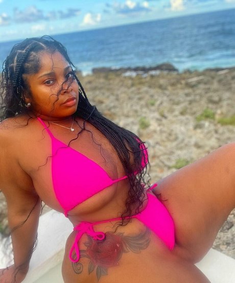 TrueBeauty334 erotic model photo