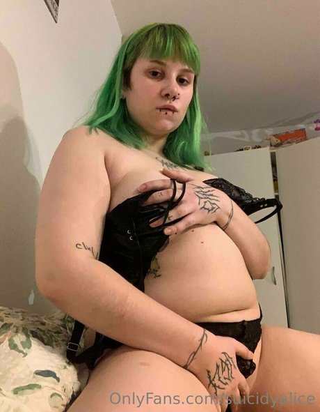 suicidyalice pretty pornstar photo