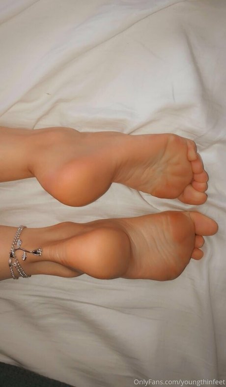 unigirlfeet model nudes images