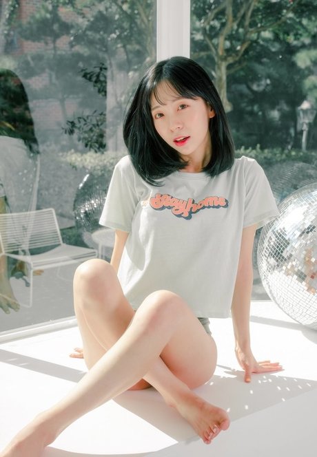 leeesovely model xxx images