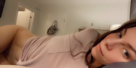 bellapetitewifey porn model image