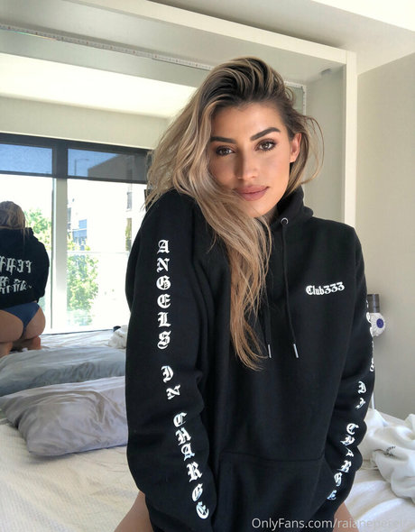 raibrazil erotic model pic