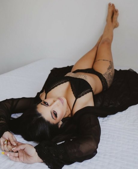 Cintia bitt22 xxx model pic