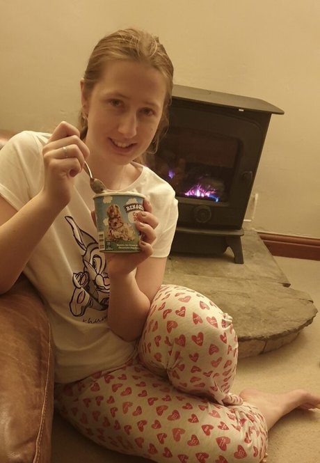 Navy Girl star beautiful photos