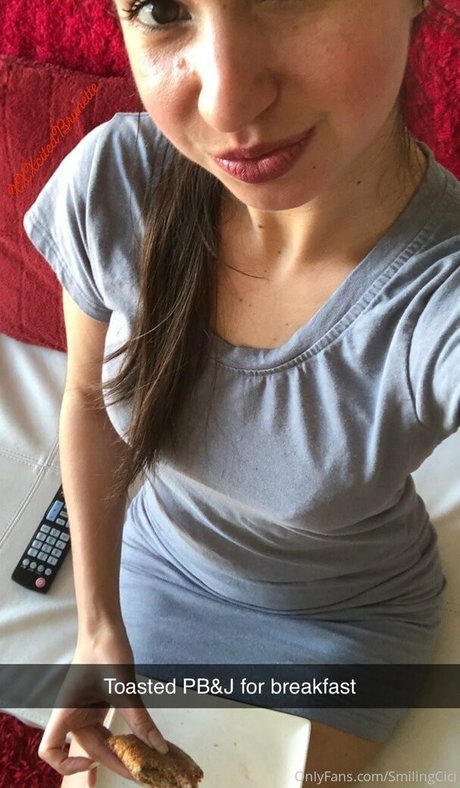 smilingcici naked pornstar photos