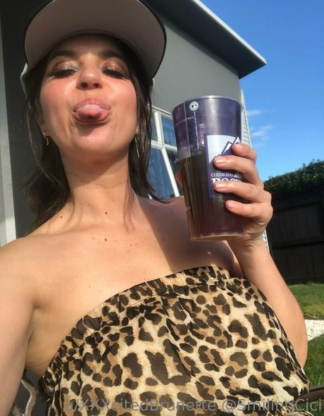 smilingcici nice model image